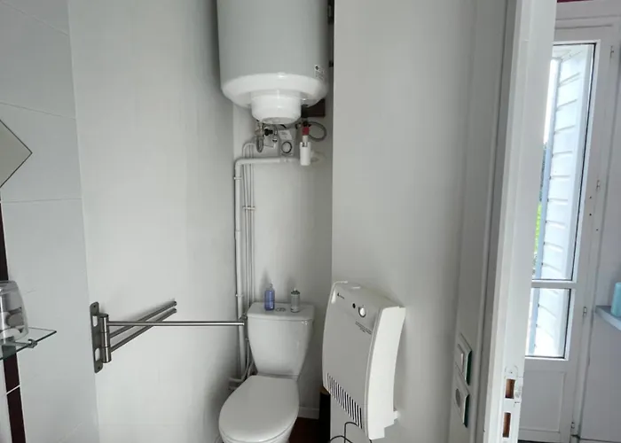 Joli Cocon Au Coeur De La Nature ゲストハウス